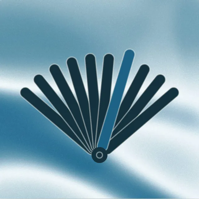 A fan of ten slats spread from one pivot, one picked out